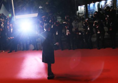  Kristen Stewart 71 yıllık Cannes Film Festivali sırasında Palais des Festivals üzerinde 17 Mayıs 2018 Fransa'nın Cannes 'Bıçak + kalp (BM Couteau Dans Le Coeurr)' testi ile taranması katılır.