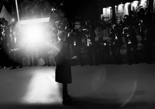 克里斯汀 斯图尔特参加了 联合国 Couteau Dans Coeurr 在2018年5月17日在万国宫电影节上举行的第七十一届戛纳电影节上的放映 在法国戛纳 — 图库照片