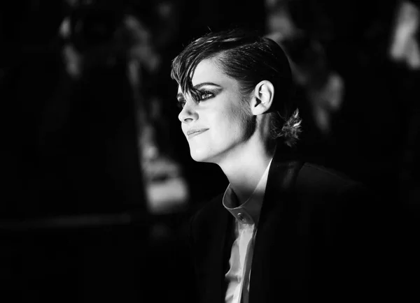 Kristen Stewart Παρακολουθεί Την Προβολή Του Μαχαίρι Καρδιά Οηε Couteau — Φωτογραφία Αρχείου