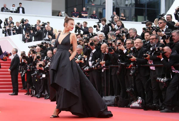 Irina Shayk Attends Screening Yomeddine 71St Annual Cannes Film Festival — Stock Photo, Image