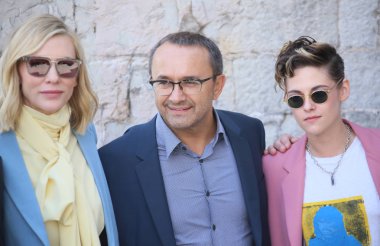 Kristen Stewart, Cate Blanchett, Andrey Zvyagincev Fransa'nın Cannes üzerinde 16 Mayıs 2018 69 Cannes Film Festivali sırasında medya yer de la Castre, onuruna verilen Belediye Başkanı'nın öğle yemeği katılmak.