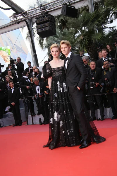 Cannes Franciaország Május 2018 Elizabeth Debicki Joe Alwyn Gála Szűrés — Stock Fotó