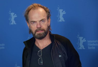  Hugo Weaving siyah 47 Photocall katılır sırasında 68 Berlinale Film Festivali'nde Grand Hyatt Hotel üzerinde 16 Şubat 2018, Berlin, Almanya.