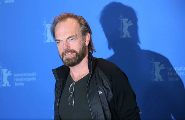 Hugo Weaving Menghadiri Photocall Black Pada Festival Film Internasional Berlinale — Stok Foto