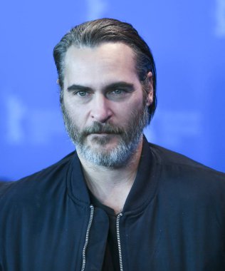 68 Berlinale Film Festivali Berlin Hyatt Hotel üzerinde 20 Şubat 2018, Berlin, Almanya sırasında Joaquin Phoenix pozlar, 'Merak etme, o alışkanlık almak kadar yürüyerek' fotoğraf arama.