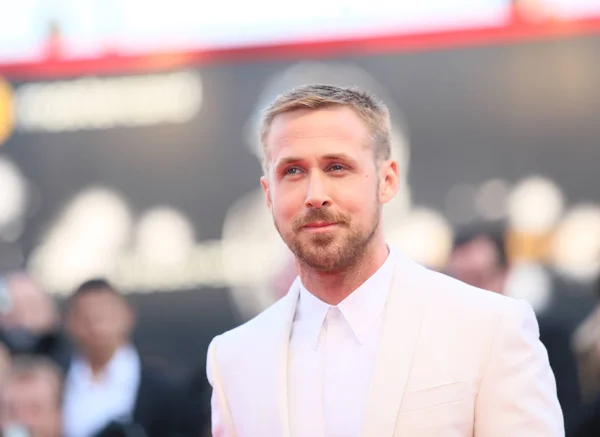 Ryan Gosling Merge Covorul Roșu Înainte Ceremonia Deschidere Proiecția Primul — Fotografie, imagine de stoc