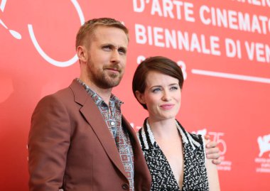 Aktör Ryan Gosling ve Claire Foy 75 Venedik Film Festivali sırasında Sala Casino üzerinde 29 Ağustos 2018 Venedik, İtalya 'İlk erkek' photocall katılmak.