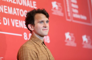Harry Melling 75 Venedik Film Festivali sırasında Sala Casino üzerinde 31 Ağustos 2018 Venedik, İtalya 'Ballad of Buster Scruggs' photocall katılır.