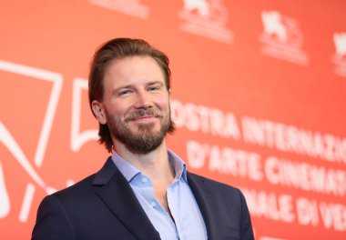 Bill Heck 75 Venedik Film Festivali sırasında Sala Casino üzerinde 31 Ağustos 2018 Venedik, İtalya 'Ballad of Buster Scruggs' photocall katılır. 