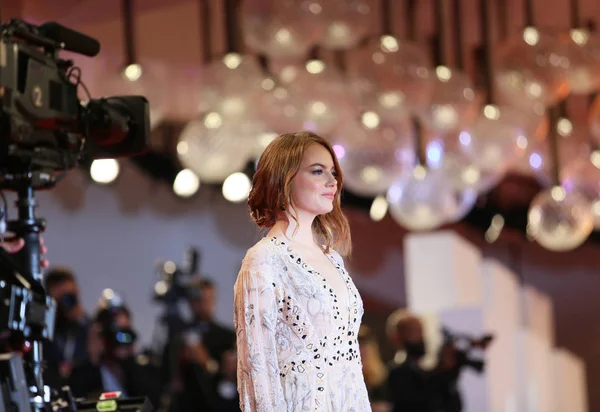 Actrice Emma Stone Loopt Rode Loper Voorafgaand Aan Favoriete Screening — Stockfoto