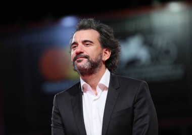 Pablo Trapero 75 Venedik Film Festivali sırasında Sala Grande 2 Eylül 2018 üzerinde Venedik, İtalya için eleme kırmızı halı 'La Quietud (Quietitude)' önde yürüyor. 