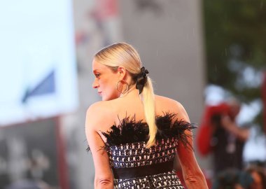 Chloe Sevigny kırmızı halı ', sonsuza kadar 75 Venedik Film Festivali sırasında Sala Grande Tarih 3 Eylül 2018 Venedik, İtalya için eleme Geçidi' önde yürüyor