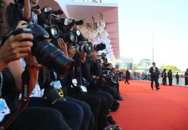 Fotoğrafçılar 75 Venedik Film Festivali sırasında Sala Grande üzerinde 8 Eylül 2018 Venedik, İtalya öncesinde ödül töreni kırmızı halı yürüyüş.