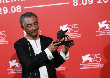 Pema Tseden Orizzonti Ödülü ile için en iyi senaryo ödülü forjinpa kazananlar Fotocall, Venedik, İtalya için 8 Eylül 2018 üzerinde 75 Venedik Film Festivali sırasında poz veriyor.