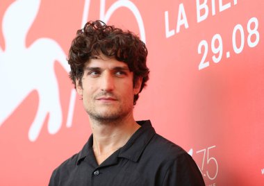 Louis Garrel 75 Venedik Film Festivali sırasında Sala Casino üzerinde 7 Eylül 2018 Venedik, İtalya 'Bir ulusun bir King (Un Peuple Et oğlum ROI)' photocall katılır.