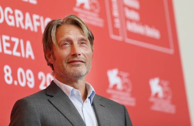 Mads Mikkelsen katılır photocall 'Sonsuza kadar'ın kapısında' 75 Venedik Film Festivali sırasında Sala Casino Tarih 3 Eylül 2018 Venedik, İtalya. 