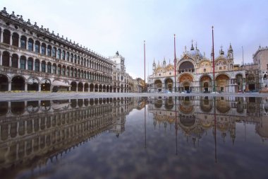 Sabah San Marco Meydanı.. 