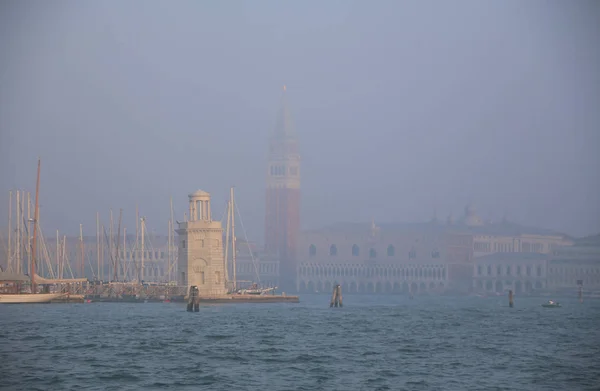 Mist Piazza San Marco Morgen Standpunt Van Het Kanaal Venetië — Stockfoto