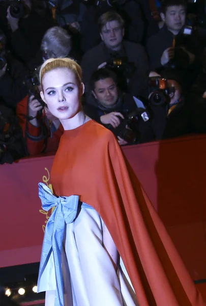 Elle Fanning Részt Vesz Megnyitó Isle Dogs Premiere Során Berlinale — Stock Fotó