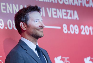 Bradley Cooper 75 Venedik Film Festivali sırasında Sala Casino üzerinde 31 Ağustos 2018 Venedik, İtalya 'A Star Is Born' photocall katılır.