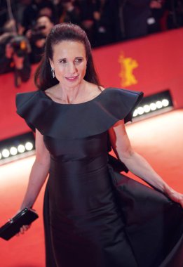  Andie Macdowell 'Yabancıların iyilik' prömiyeri içinde 69 Berlinale Uluslararası Film Festivali Berlinale Palace, Berlin, Almanya, 07 Şubat 2019 katılır..                               