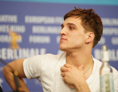 Jonas Dassler 69 Berlinale Uluslararası Film Festivali Berlin 'Altın eldiveni' basın toplantısında 9 Şubat, 2019, Almanya'nın Berlin kentinde katılır.                                