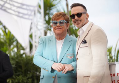  Elton john ve david furnish 