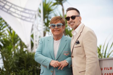  Elton john ve david furnish 