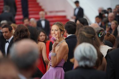 Petra Nemcova gösterime katıldı 