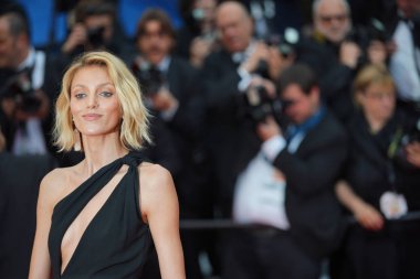Anja Rubik gösterime katıldı 