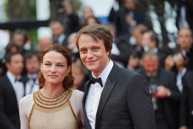 Valerie Pachner ve Ağustos Diehl 