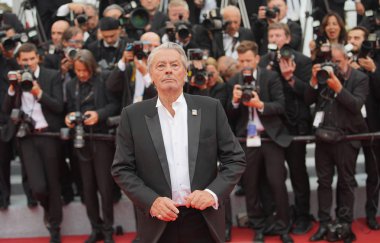   Alain Delon gösterime katıldı