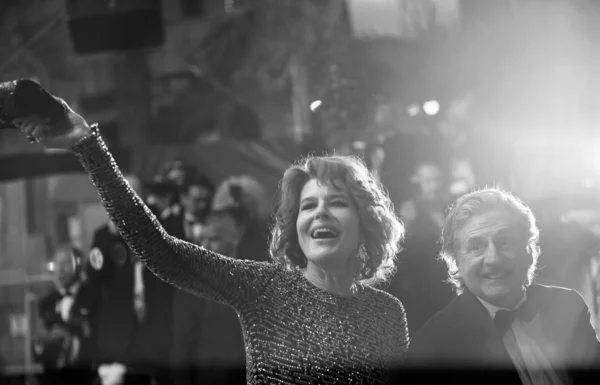 Daniel auteuil, fanny ardant besuchen die vorführung — Stockfoto