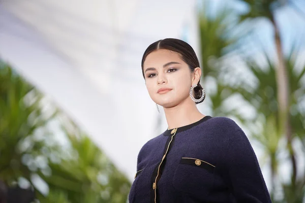 Selena Gomez részt vesz a fényképes hívás — Stock Fotó