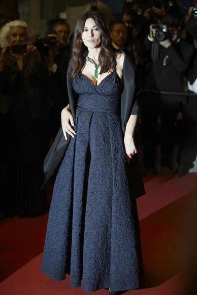 Monica Bellucci en el estreno de la gala — Foto de Stock