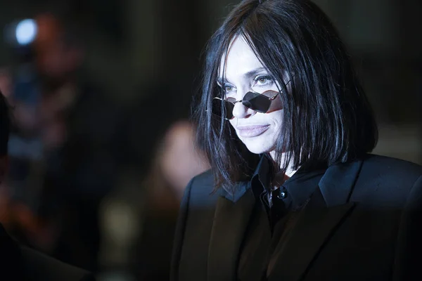 Beatrice Dalle asiste a la proyección —  Fotos de Stock