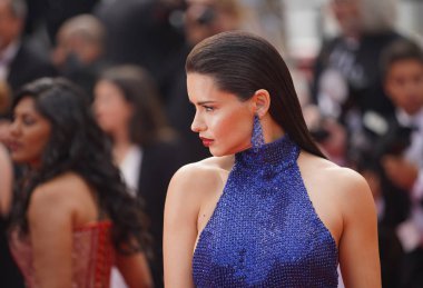 Adriana Lima gala galasında 