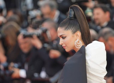 Deepika Padukone gösterime katıldı 