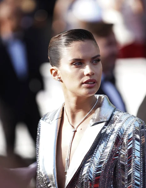 Sara Sampaio woont de screening bij — Stockfoto