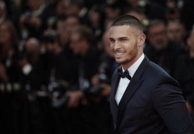  Baptiste Giabiconi gösterime katıldı 