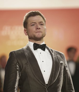 Taron Egerton gösterime katılıyor