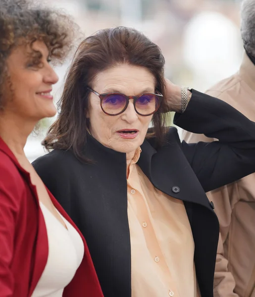 Anouk Aimee atende a chamada fotográfica — Fotografia de Stock