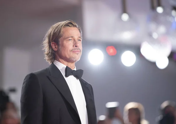 Brad Pitt attends the red carpet — Stock Photo, Image