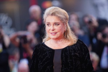 Catherine Deneuve 76 Venedik Uluslararası Film Festivali'nde 