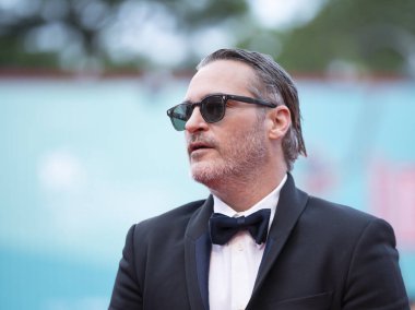 Joaquin Phoenix katılır 