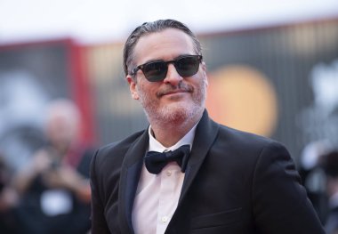 Joaquin Phoenix katılır 