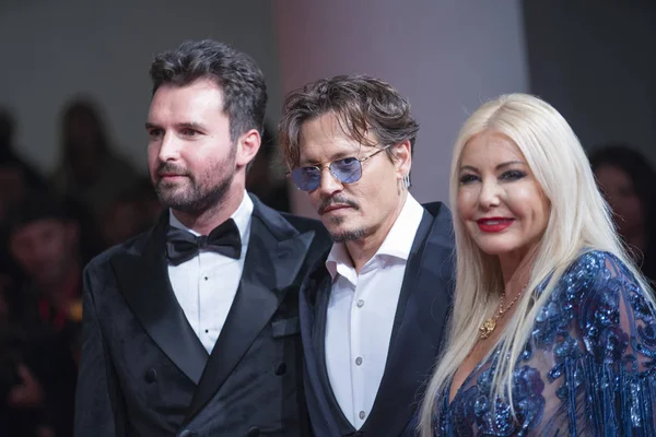 Monika Bacardi, Johnny Depp och Andrea Iervolino — Stockfoto