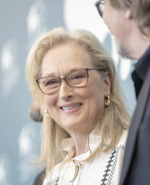 Meryl Streep asiste a 'La Lavandería' — Foto de Stock
