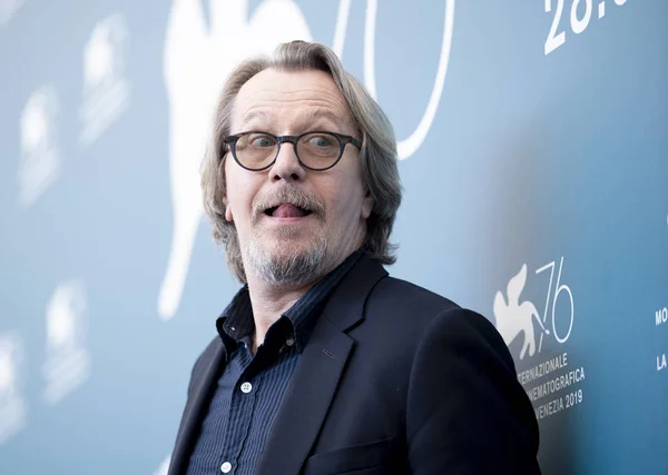 Gary Oldman attends'The Laundromat' — стокове фото