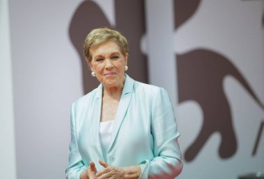 Julie Andrews Altın Aslan ile ödüllendirilmeye geldi